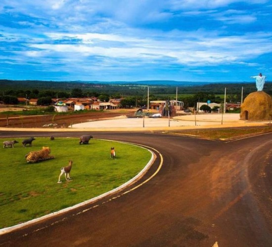 Política MT Articulação da primeira-dama de MT com o Governo do Estado garante a construção de 50 casas populares