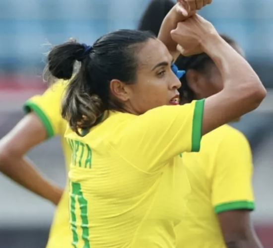 Em estreia na Olimpíada de Tóquio Marta faz história e comanda goleada do Brasil sobre a China futebol feminino