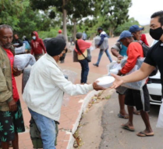 Ação da Prefeitura de Cuiabá vai distribuir cobertores e refeições para famílias carentes