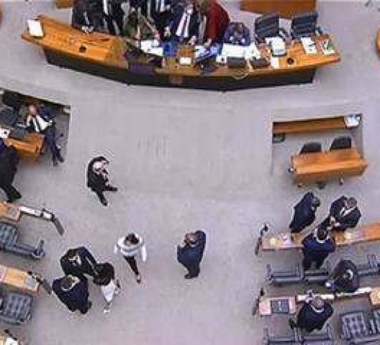 ELEIÇÕES 2021 Câmara aprova em 2º turno PEC que retoma coligações para eleição de deputados e vereadores