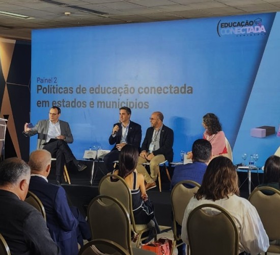 Secretário debate uso de tecnologias nas escolas durante evento em Brasília: 
