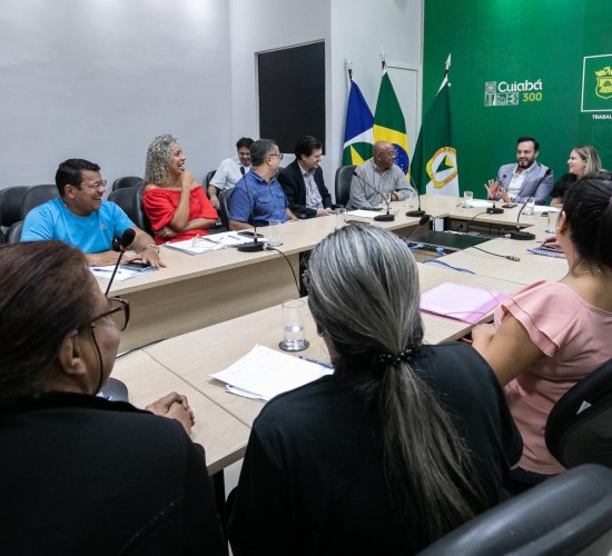 Após reunião na prefeitura, enfermeiros declaram satisfação com debate sobre PCCV