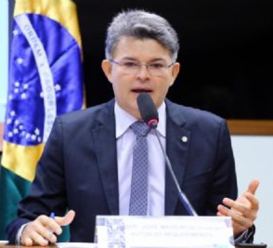 DEPUTADO Medeiros chama Mendes de 'governador taxador' e diz que valor fixo de ICMS acaba com 'farra'