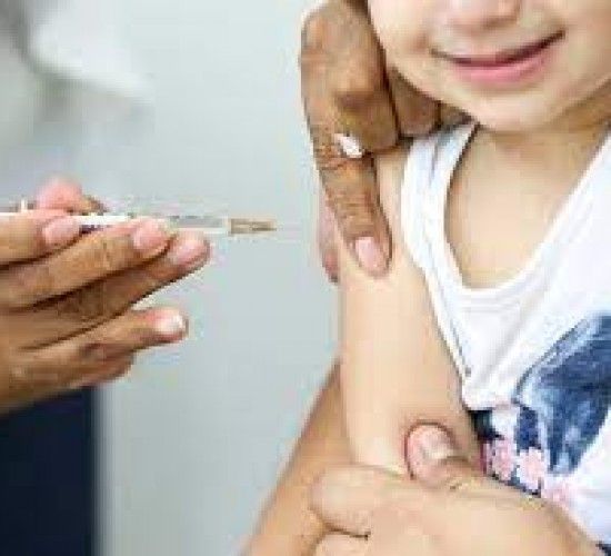 EUA autoriza vacinação de crianças entre 5 e 11 anos com imunizantes da Pfizer