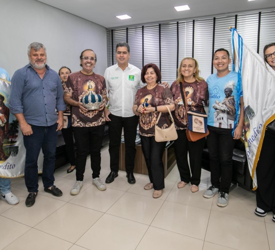 Prefeito de Cuiabá recebe rei e rainha da tradicional festa de São Benedito 2024