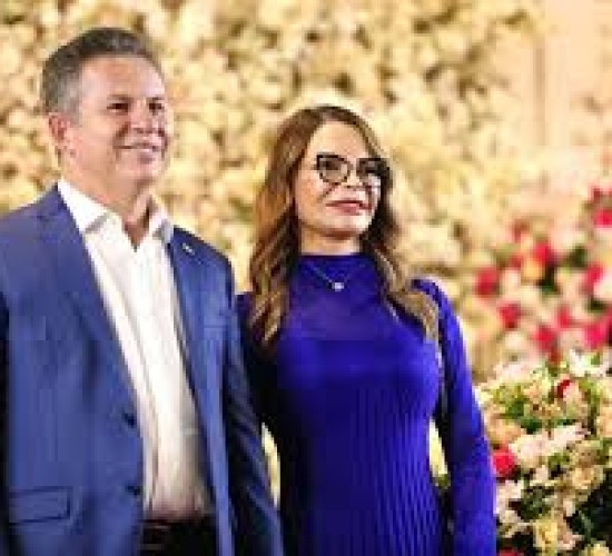 Governador afirma que esposa está preparada para disputar eleição em 2026
