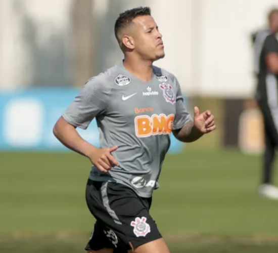 Cuiabá acerta com o lateral-esquerdo Sidcley, ex-Corinthians e que estava na Grécia