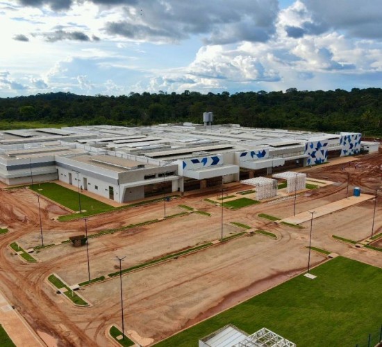 Obras dos novos Hospitais Regionais avançam em Mato Grosso; veja status