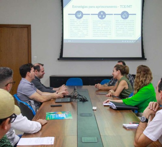 Várzea Grande e TCE-MT alinham ações para aprimorar gestão de medicamentos e de insumos