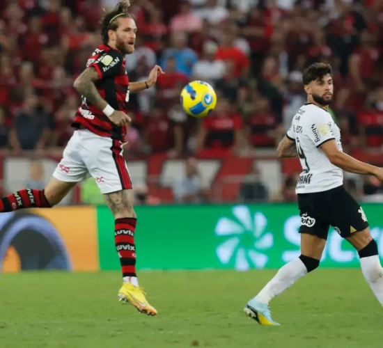 Flamengo e Corinthians fazem clássico pelo Brasileirão; Saiba onde assistir