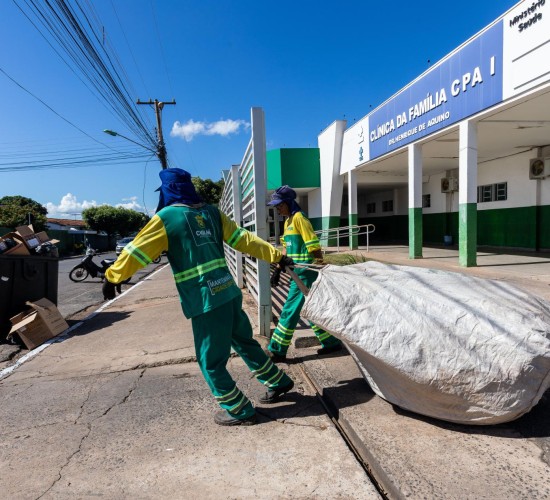 Mutirão de limpeza prepara unidades básicas de saúde para o Dia D da Vacinação
