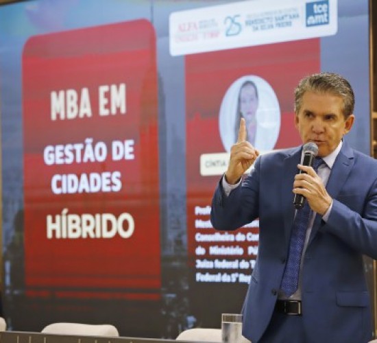 Com mais de mil inscritos, MBA em Gestão de Cidades reúne prefeitos, secretários e servidores no TCE-MT