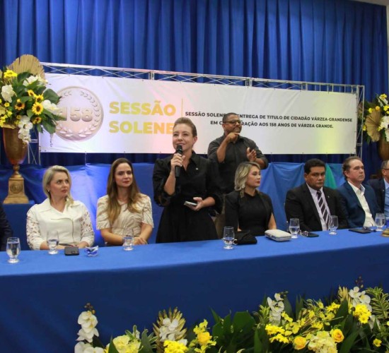 “Somos gigantes e vamos crescer ainda mais”, afirma Flávia Moretti em sessão solene da Câmara