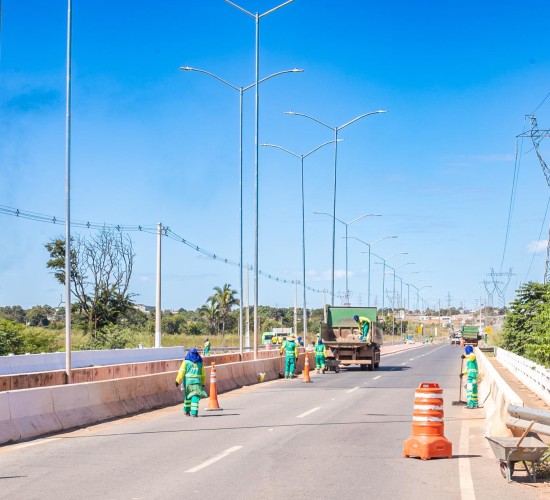 Mutirão de limpeza atende toda a extensão da Avenida Contorno Leste
