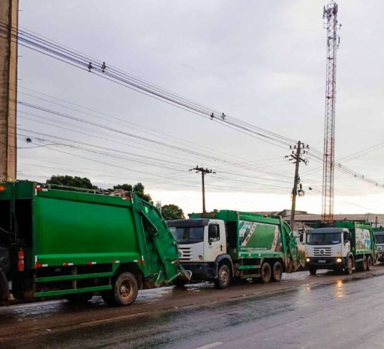 Mutirão especial de limpeza urbana recolhe mais de 100 t de lixo doméstico