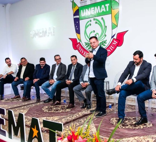 Ações do deputado Botelho são lembradas durante celebração dos 30 anos da Unemat
