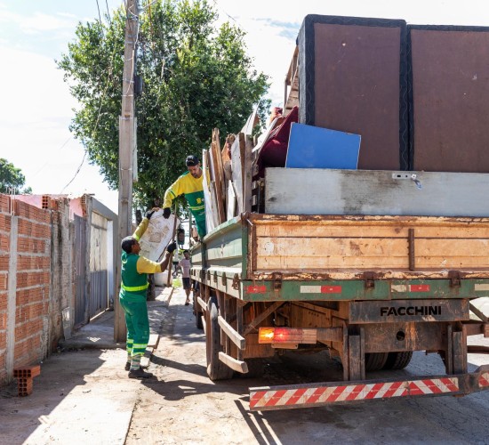 Operação Cata-treco atende 18 bairros de Cuiabá nesta semana