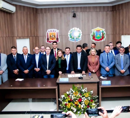 Botelho reforça compromisso com a população de Várzea Grande em sessão especial