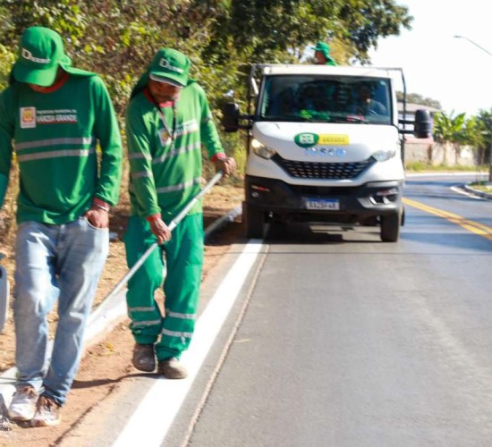 Prefeitura realiza serviços urbanos em diversos bairros nesta sexta-feira, dia 8