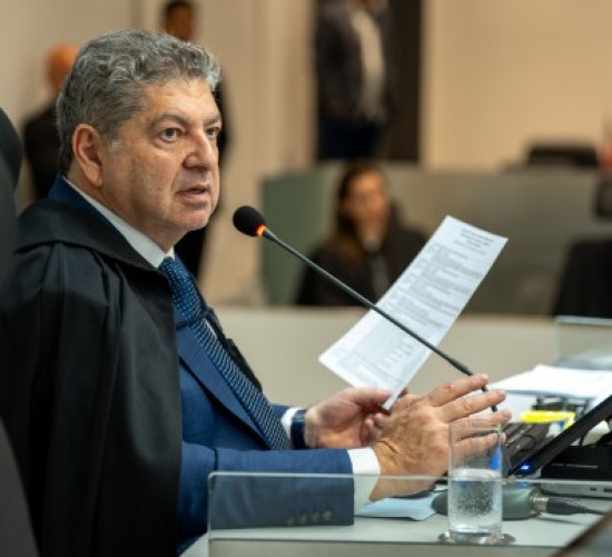 Municípios devem designar servidores efetivos para funções relativas à Lei de Licitações e Contratos, aponta TCE-MT