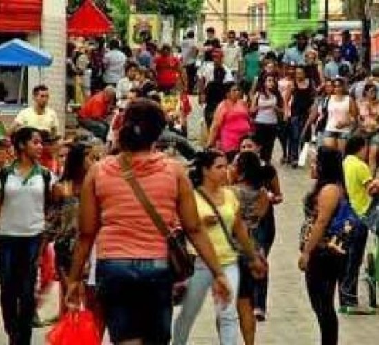 Dezembro tem horários estendidos nas lojas de Cuiabá e Várzea Grande até o fim do mês