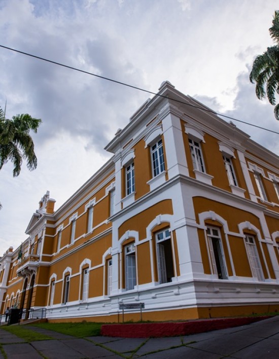 Biblioteca Estadual Estevão de Mendonça completa 111 anos de fundação