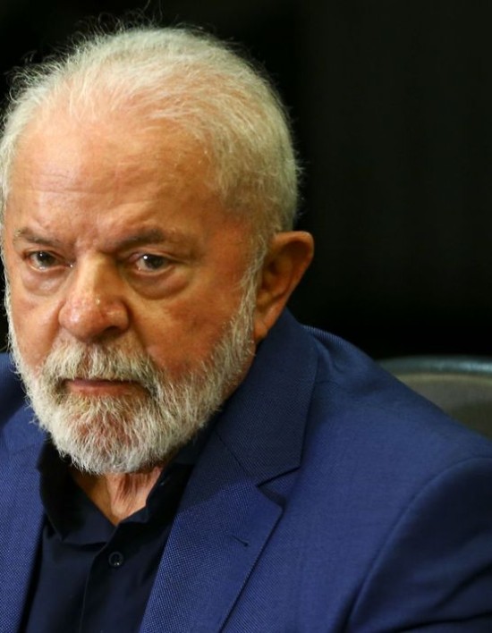 Lula adia viagem à China por orientações médicas