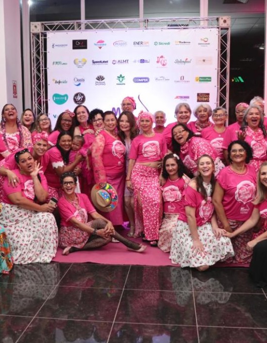 Primeira-dama do Estado participa do encerramento da programação do Outubro Rosa