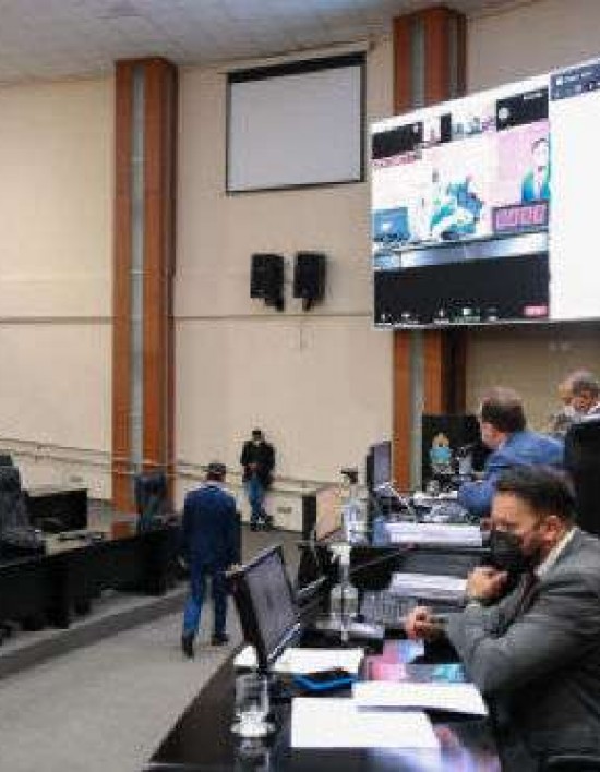 Deputados derrubam veto de Mauro Mendes; energia solar não terá cobrança de ICMS EM MT