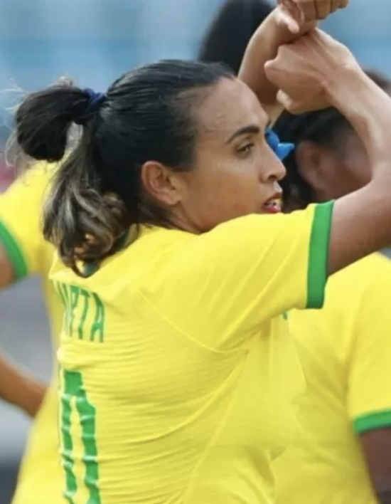 Em estreia na Olimpíada de Tóquio Marta faz história e comanda goleada do Brasil sobre a China futebol feminino