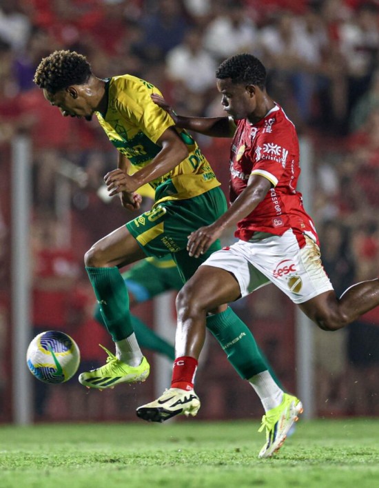 Time mato-grossense sofre derrota para o time goiano em jogo de ida pela semifinal da Copa Verde