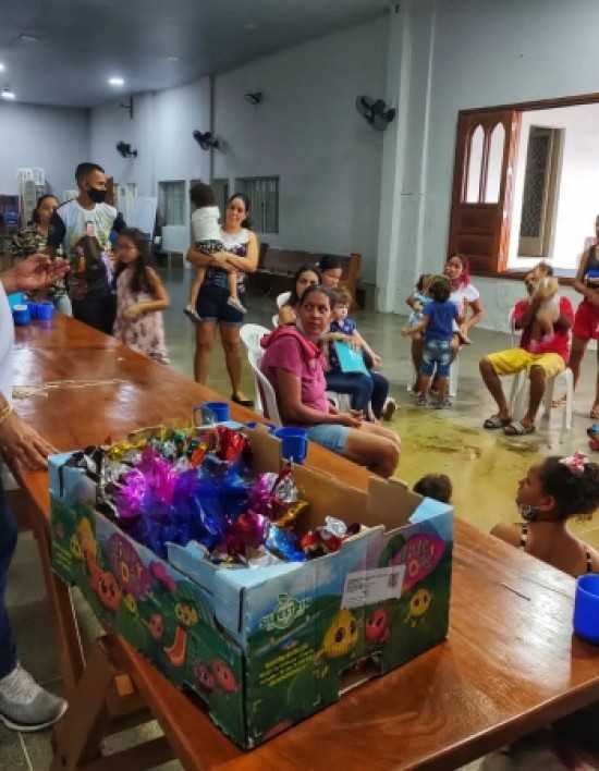 CÂMARA MUNICIPAL DE CUIABÁ Projeto Florescer leva dignidade à crianças carentes de Cuiabá C