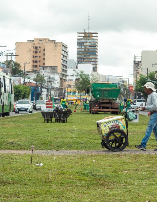 Limpurb intensifica trabalhos em avenidas principais da capital