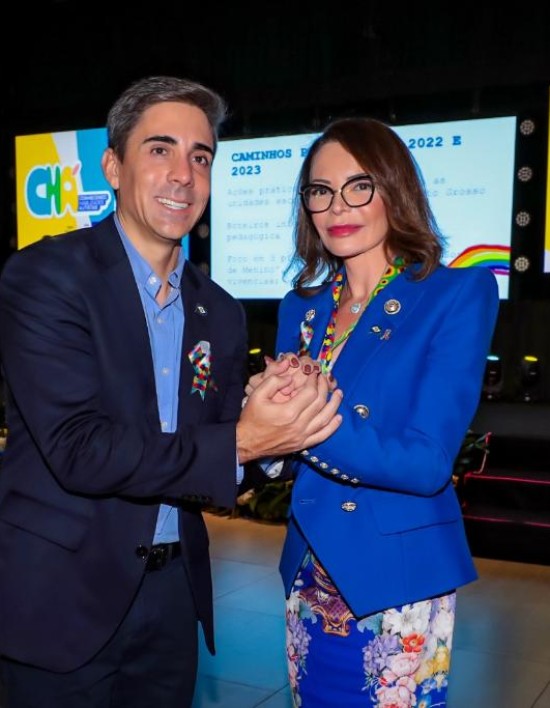 Primeira-dama participa do lançamento de material pedagógico antirracista nesta quarta-feira (14)