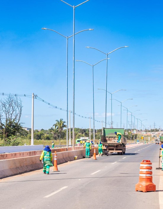 Mutirão de limpeza atende toda a extensão da Avenida Contorno Leste