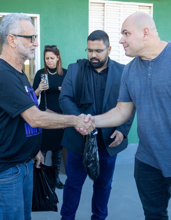 Prefeito recebe representantes da comunidade LGBTQIA+ e abre portas para diálogo