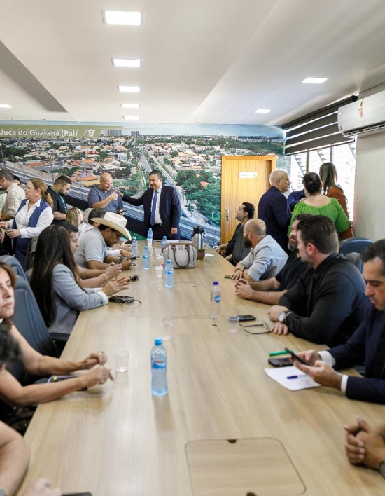 Prefeito e secretários dialogam com vereadores e setor de eventos sobre poluição sonora