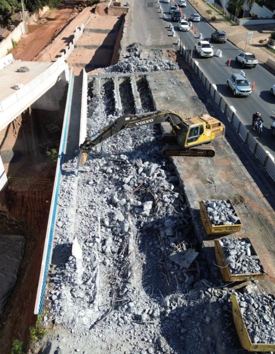Obras do Complexo Viário do Leblon avançam com escavação de trincheira