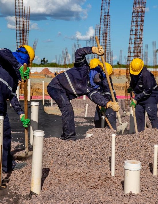 Mato Grosso cria mais de 32 mil vagas e tem serviços como motor do crescimento