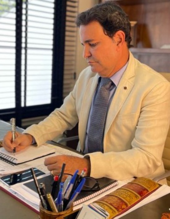 Dr. Ocimar Carneiro de Campos PRECATÓRIOS SOLUÇÃO OU ARMADILHA FISCAL O QUE EMPRESÁRIOS PRECISAM SABER ANTES DE USAR CRÉDITOS EM DÍVIDAS COM A UNIÃO