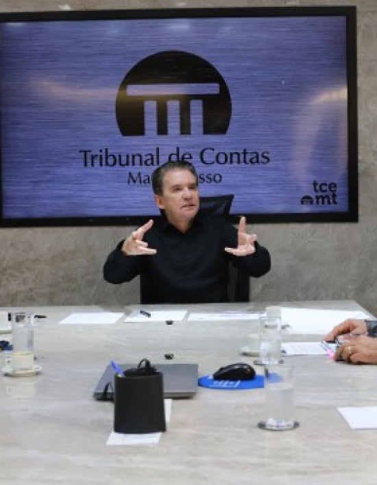 Presidente do TCE-MT recebe balanço das ações da Secretaria de Justiça