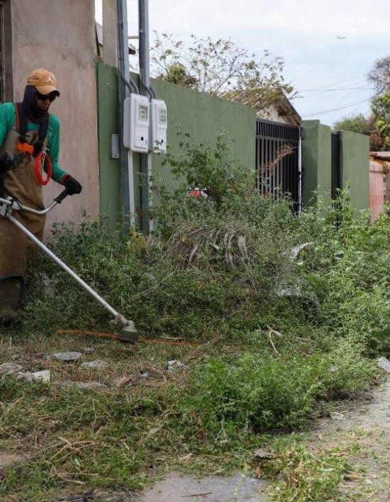 Prefeitura intensifica serviços de zeladoria em diversos bairros de Várzea Grande