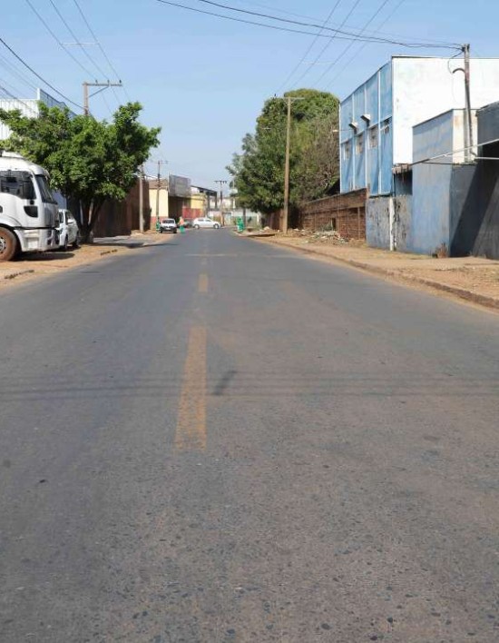 Prefeitura intensifica serviços de zeladoria em diversos bairros nesta quinta-feira