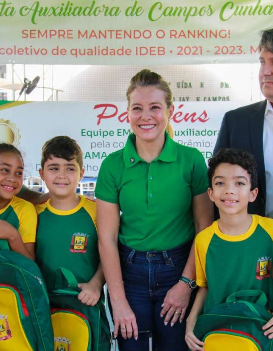 Várzea Grande entregam novos uniformes para alunos da rede municipal
