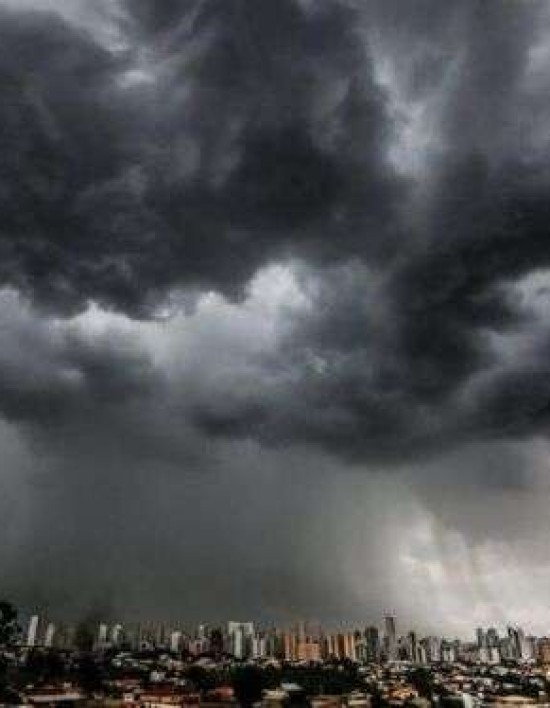 Cuiabá se prepara para tempestades com ventos de até 60 km/h, diz bombeiros