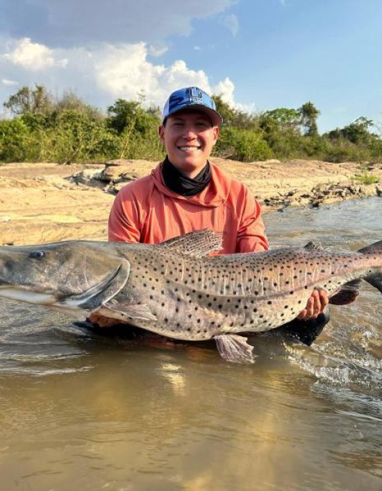 Pescador Esportivo fisga pintado de 30kg no Rio Cuiabá