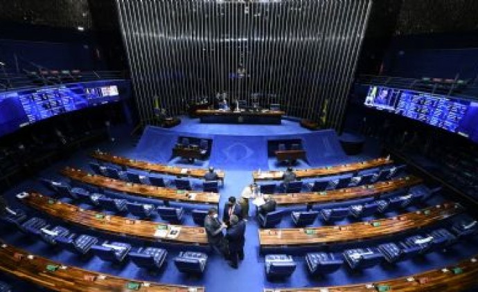 Notícias MT Política MT Senado aprova PEC da Transição