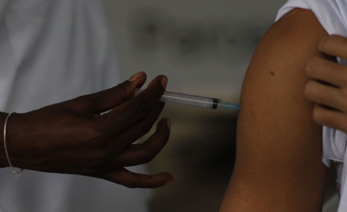 Política MT Saúde MT Aplicação da vacina bivalente deve começar em 27 de fevereiro
