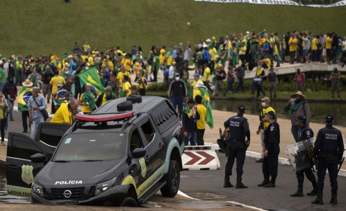 POLÍTICA MT Moraes liberta mais 130 pessoas presas