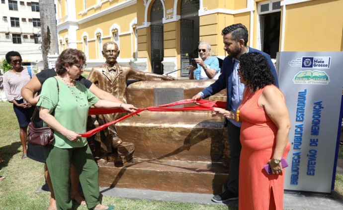 Entrega do monumento fez parte da programação de aniversário dos 111 anos de fundação do equipamento cultural da Secel-MT